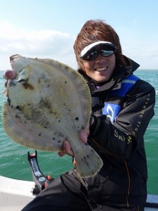 希少なマツカワをキャッチ！！初めて釣る魚はやはりうれしいですね。