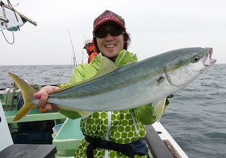 10時頃まではコンスタントにワラサが釣れ続きました。