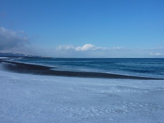 この海の向こうに北の大地を控える。